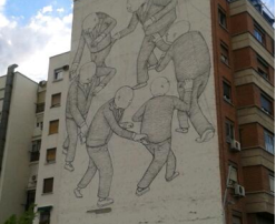 Grafiti en fachada de edificio