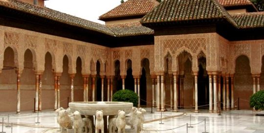 Audioguía de La Alhambra de Granada y el Generalife en español - AudioViator.com