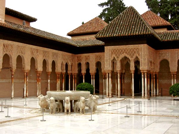 Audioguía de La Alhambra de Granada y el Generalife en español - AudioViator.com